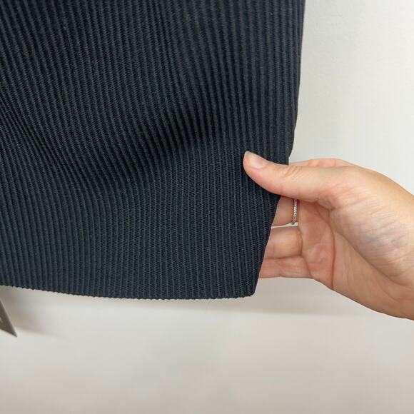 NEW $118 ASTR Black Ruffle Off Shoulder Rib Knit Cherie Mini Dress Large Party - Picture 6 of 8